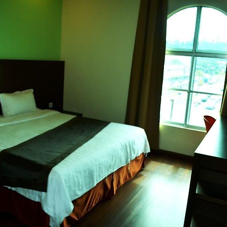 Lintas Plaza Hotel Kota Kinabalu Exteriör bild
